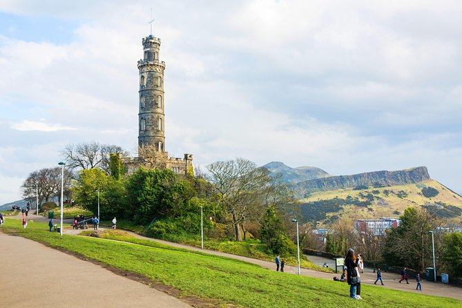 Royal Edinburgh Ticket - Hop-On Hop-Off and Attraction Admissions - Edinburgh Castle and the Lawnmarket stop