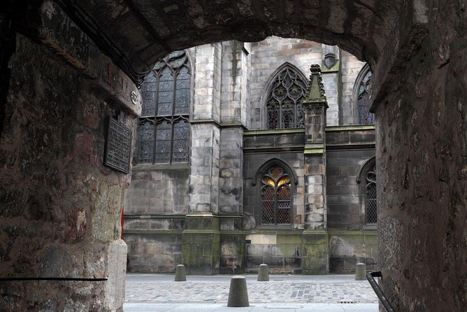 Royal Mile and Edinburgh Castle - Small Group Walking Tour - Is $70.39 good value?