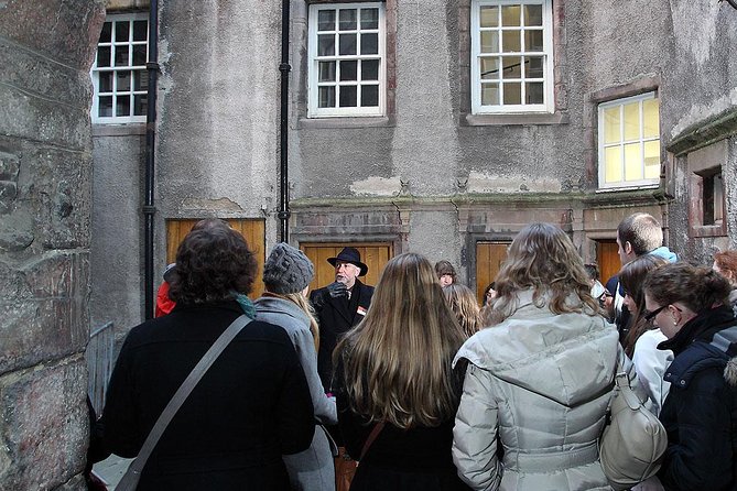 Royal Mile and Edinburgh Castle - Small Group Walking Tour - Timing, weather, and what to carry
