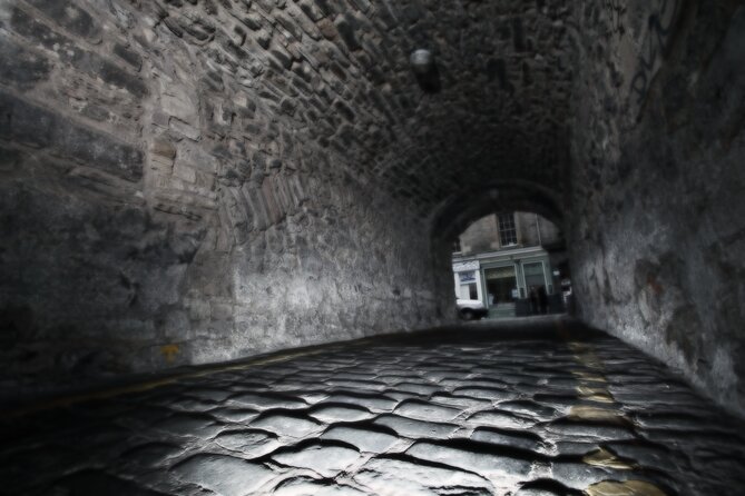 Small Group Edinburgh Underground Vaults & Graveyard Ghost Tour - Who should book this tour?