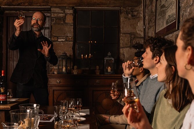 Small Group Edinburgh Whisky Tour and Tasting - Walking the Royal Mile with whisky in mind