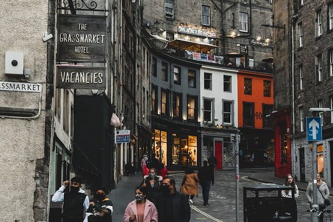 Tales from the Crypts: Ghouls, Graves and Ghostly Tales - Why this Edinburgh night walk works