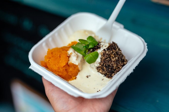The 10 Tastings of Edinburgh With Locals: Private Food Tour - The guides are often the best part
