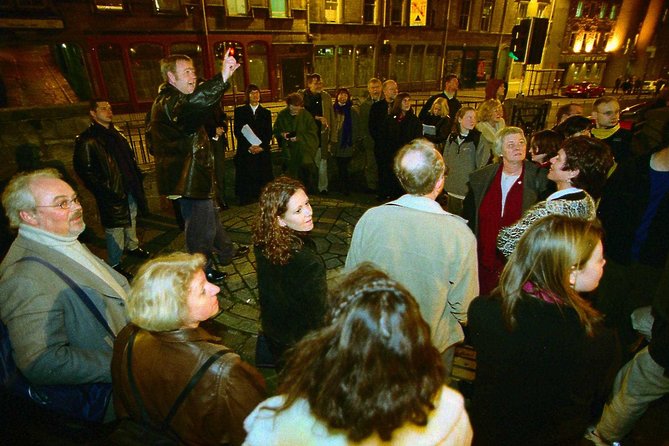 The Edinburgh Literary Pub Tour - Burns, Stevenson, Scott, and the writers on stage