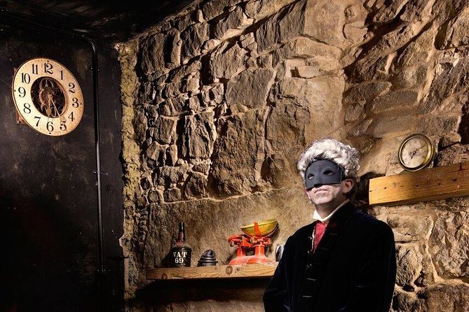 The World Famous Underground Ghost Tour - Old Town closes, wynds, and secluded squares