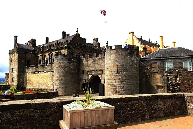 Wallace monument, Stirling Castle, Linlithgow Palace Private Tour - The Forth Bridges: a quick start with a big view