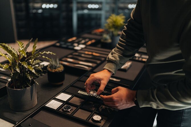 Watch Building Experience - Edinburgh - Choosing the case that fits your style